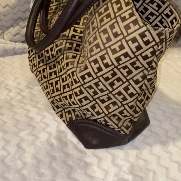 Tommy Hilfiger purse - Picture 7 of 11